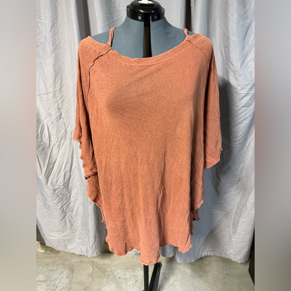 *FREE PEOPLE Tunic style Lounge Top